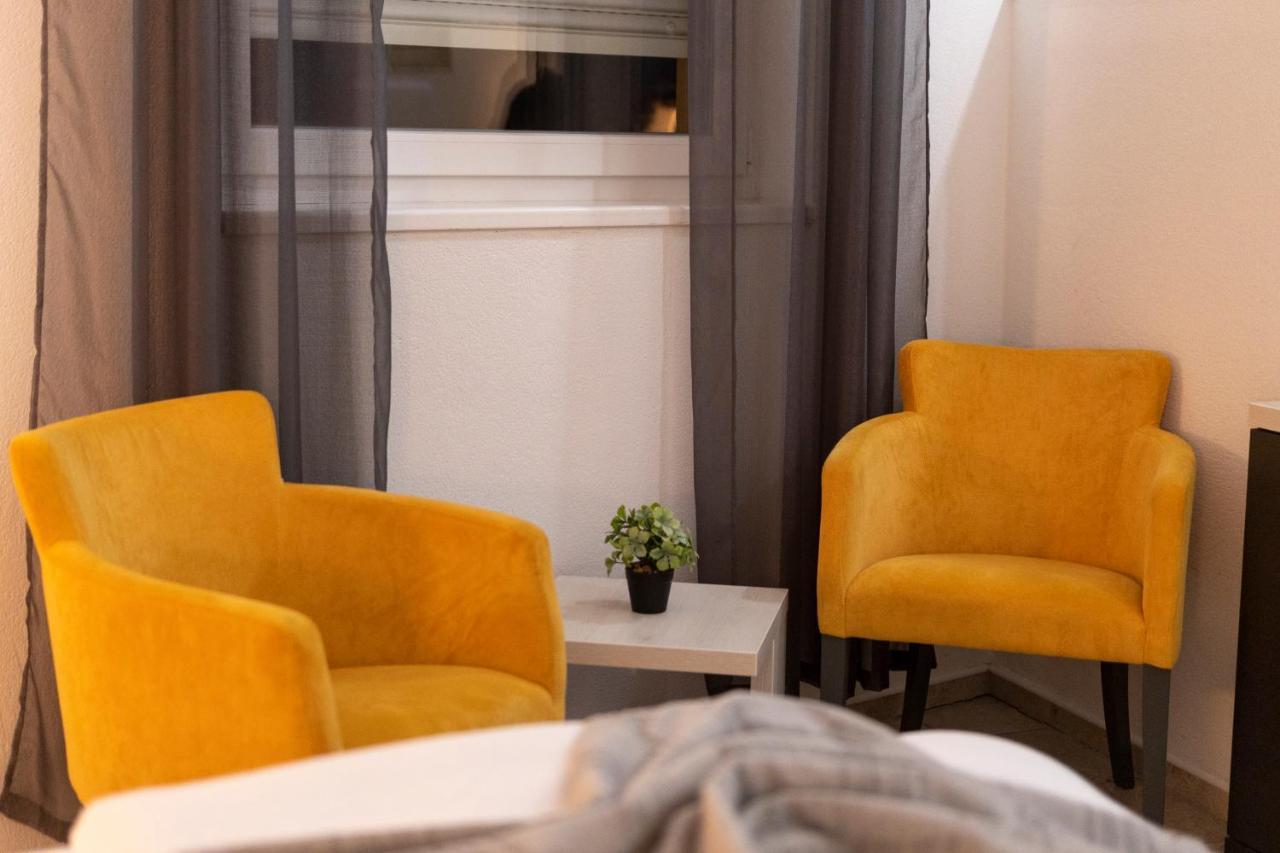 Garni Hotel 11Tica Dm Novi Sad Buitenkant foto