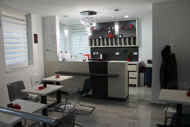 Garni Hotel 11Tica Dm Novi Sad Buitenkant foto