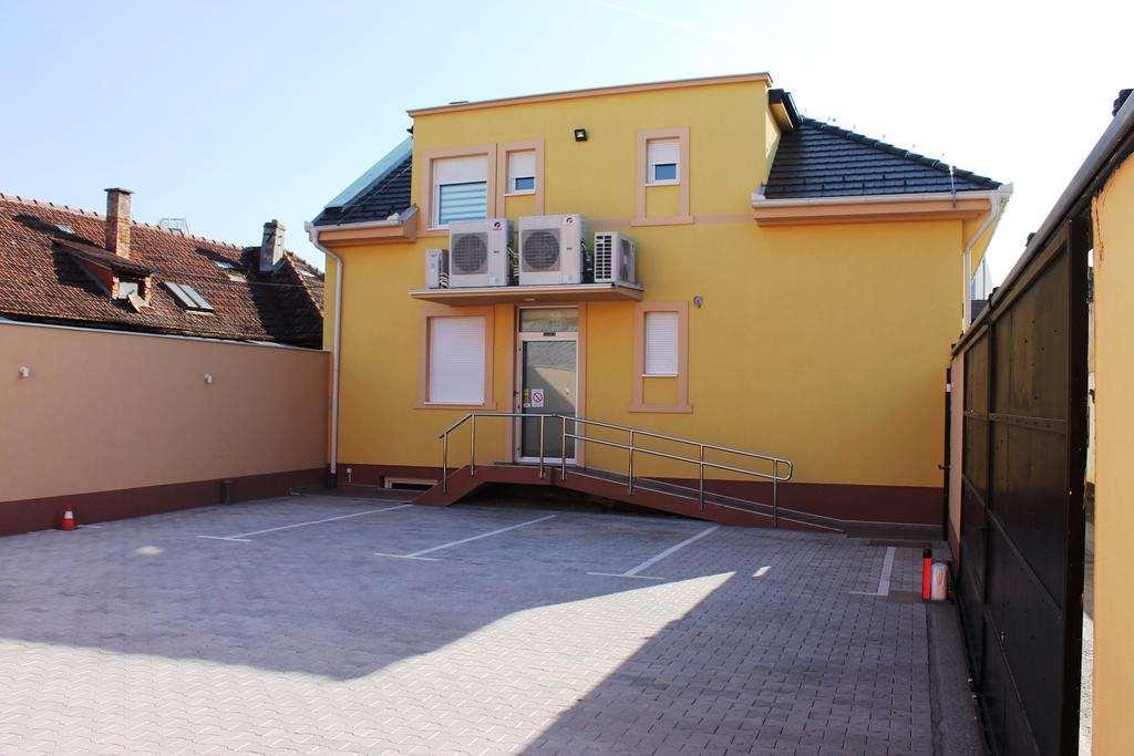 Garni Hotel 11Tica Dm Novi Sad Buitenkant foto