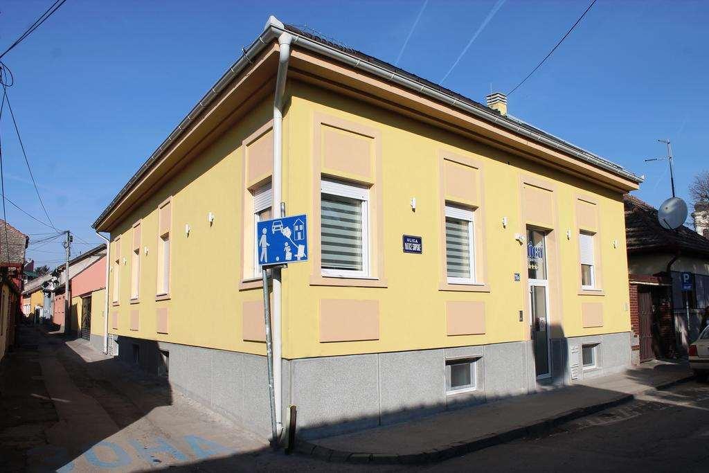 Garni Hotel 11Tica Dm Novi Sad Buitenkant foto