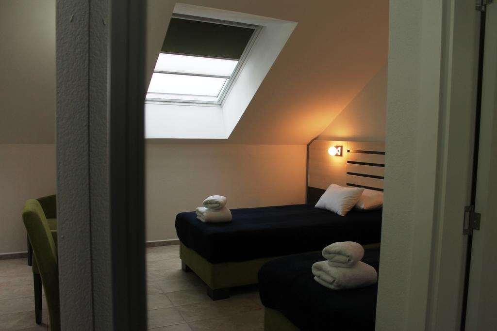 Garni Hotel 11Tica Dm Novi Sad Kamer foto